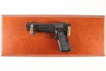 Replika pistolet .45 M1911A1 na tablo Denix model 1312+TM+35