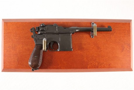 Replika pistolet Mauser c96 na tablo Denix model 1024+TM+35