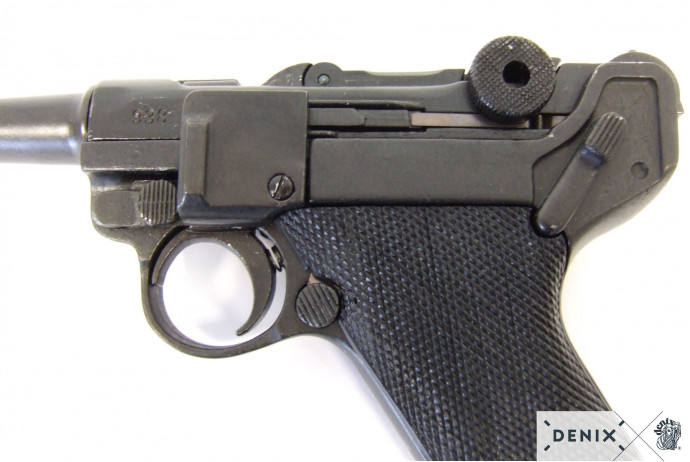 Replika Luger P08 na tablo Denix model 1143+TM+35