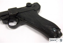 Replika Luger P08 na tablo Denix model 1144+TM+35
