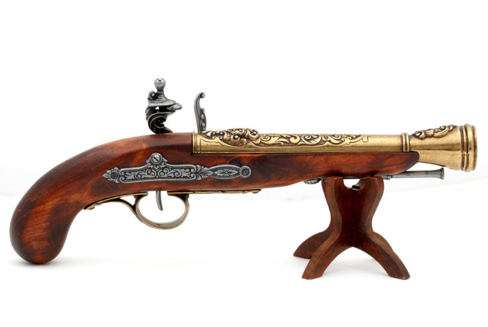 replika piracki garłacz na stojaku Denix model 1126L+800