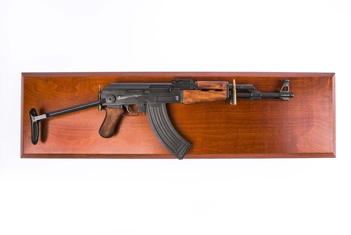 Replika rosyjski karabin maszynowy ak-47 na tablo Denix model 1097+TD+34