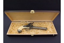 replika trzylufowy pistolet w pudełku Denix model 1016G+P02
