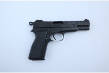 Replika pistolet Browning HP 35 na tablo Denix model 1235+TM+35