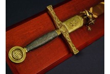 Replika miecz Excalibur na tablo Denix model 4123+T