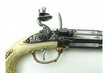 replika czterolufowego pistoletu na stojaku denix model 1310+801