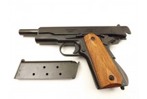 Replika pistolet M1911A1.45 na tablo Denix model 8312+TM+35