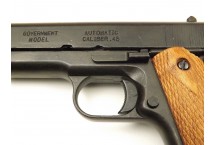 Replika pistolet M1911A1.45 na tablo Denix model 8312+TM+35