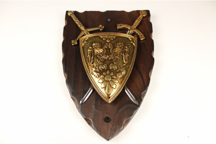 tarcza z herbem i dwoma mieczami denix model 579