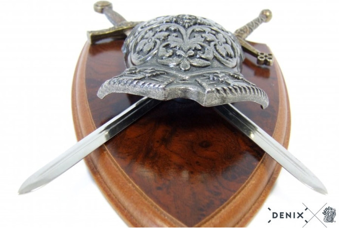 tarcza z półpancerzem i dwoma mieczami denix model 506