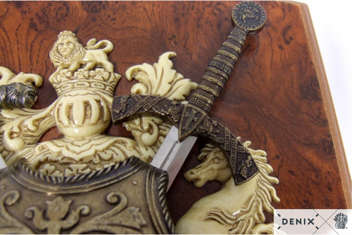 tarcza z półpancerzem i dwoma mieczami denix model 518