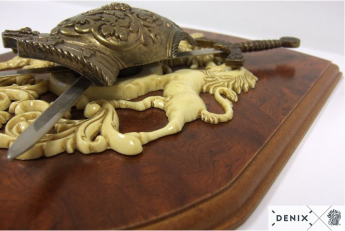 tarcza z półpancerzem i dwoma mieczami denix model 518