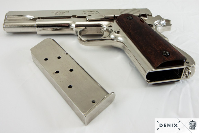 Replika pistolet M1911A1.45 na tablo Denix model 6312+TM+35